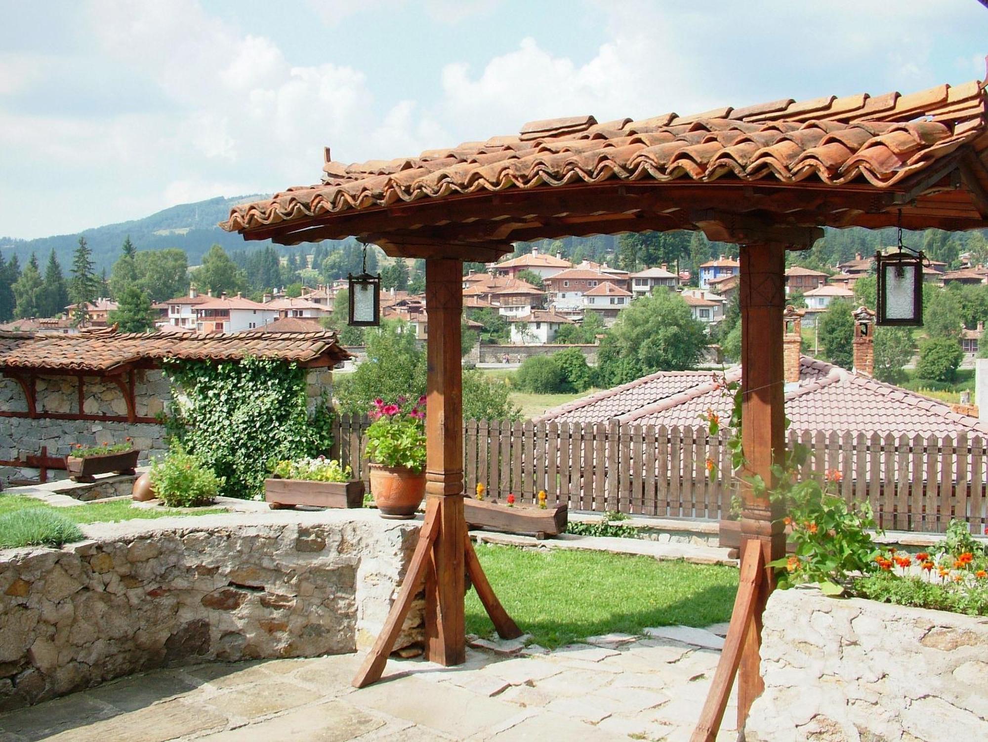 Hadji Neikovi Guest Houses Koprivshtitsa Bagian luar foto