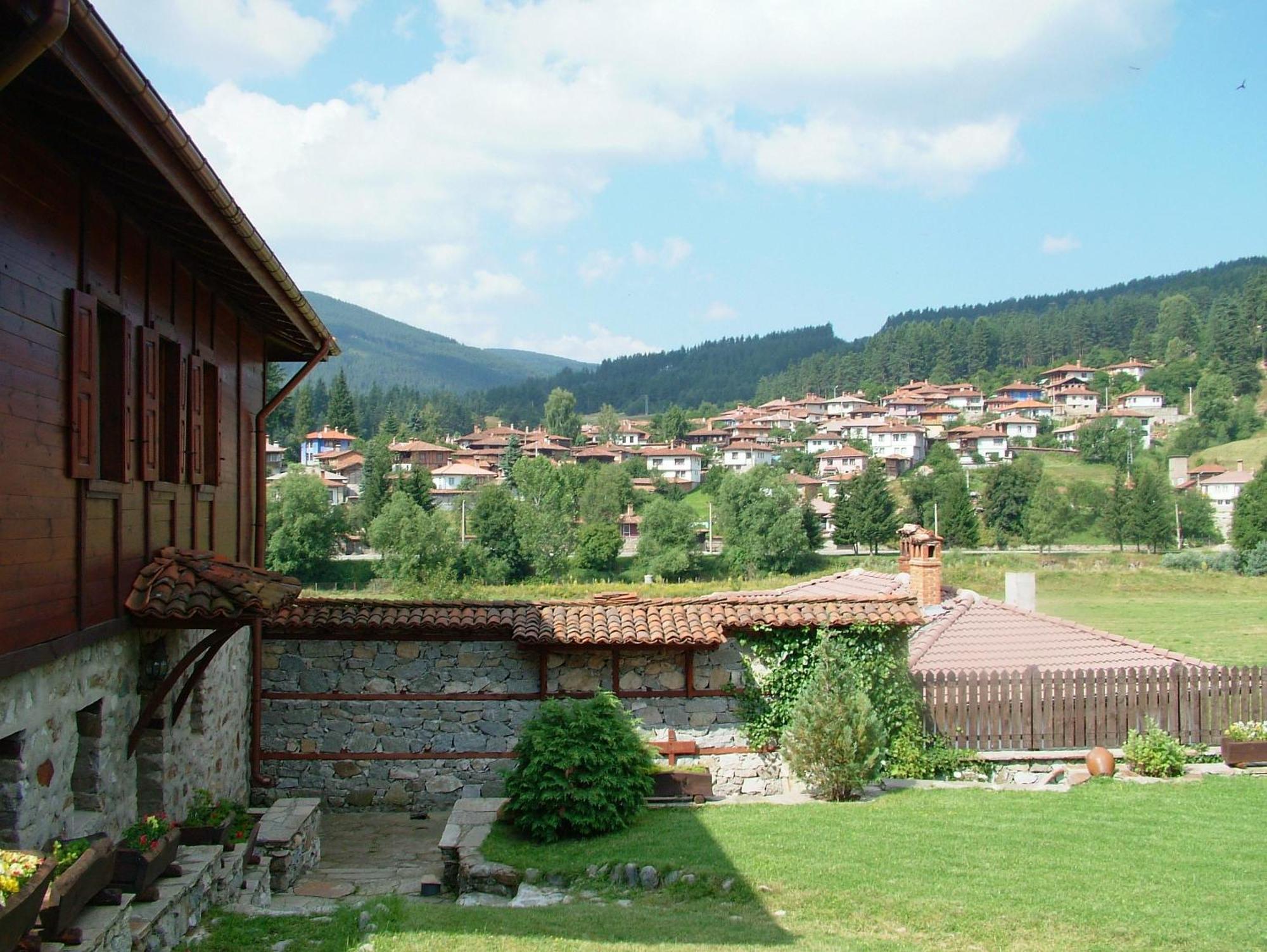 Hadji Neikovi Guest Houses Koprivshtitsa Bagian luar foto