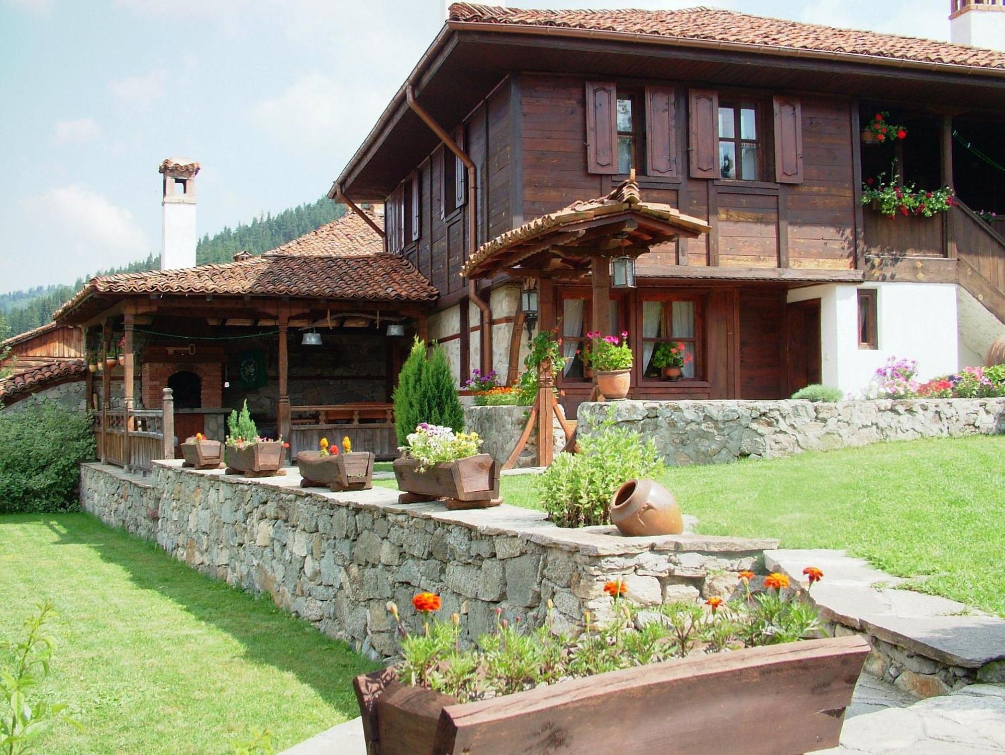 Hadji Neikovi Guest Houses Koprivshtitsa Bagian luar foto