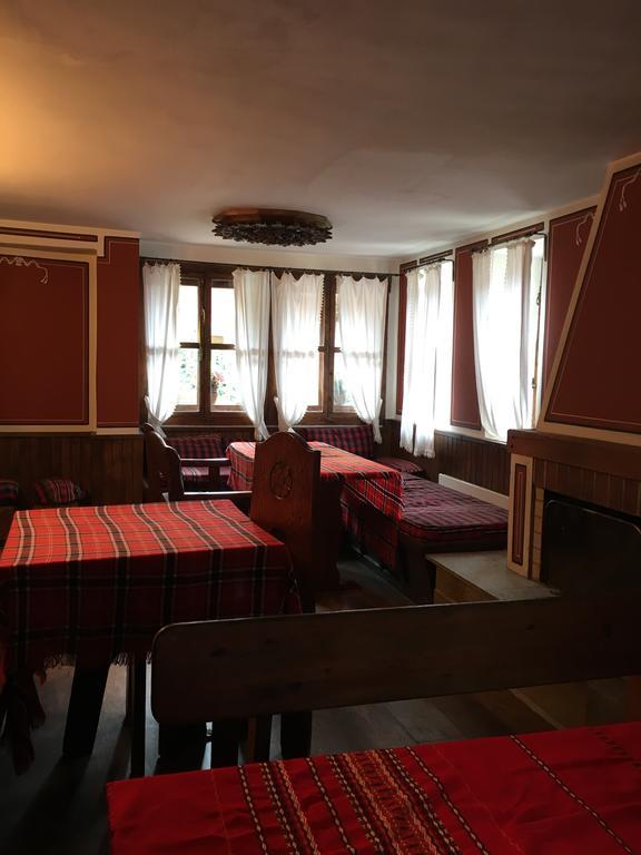 Hadji Neikovi Guest Houses Koprivshtitsa Bagian luar foto