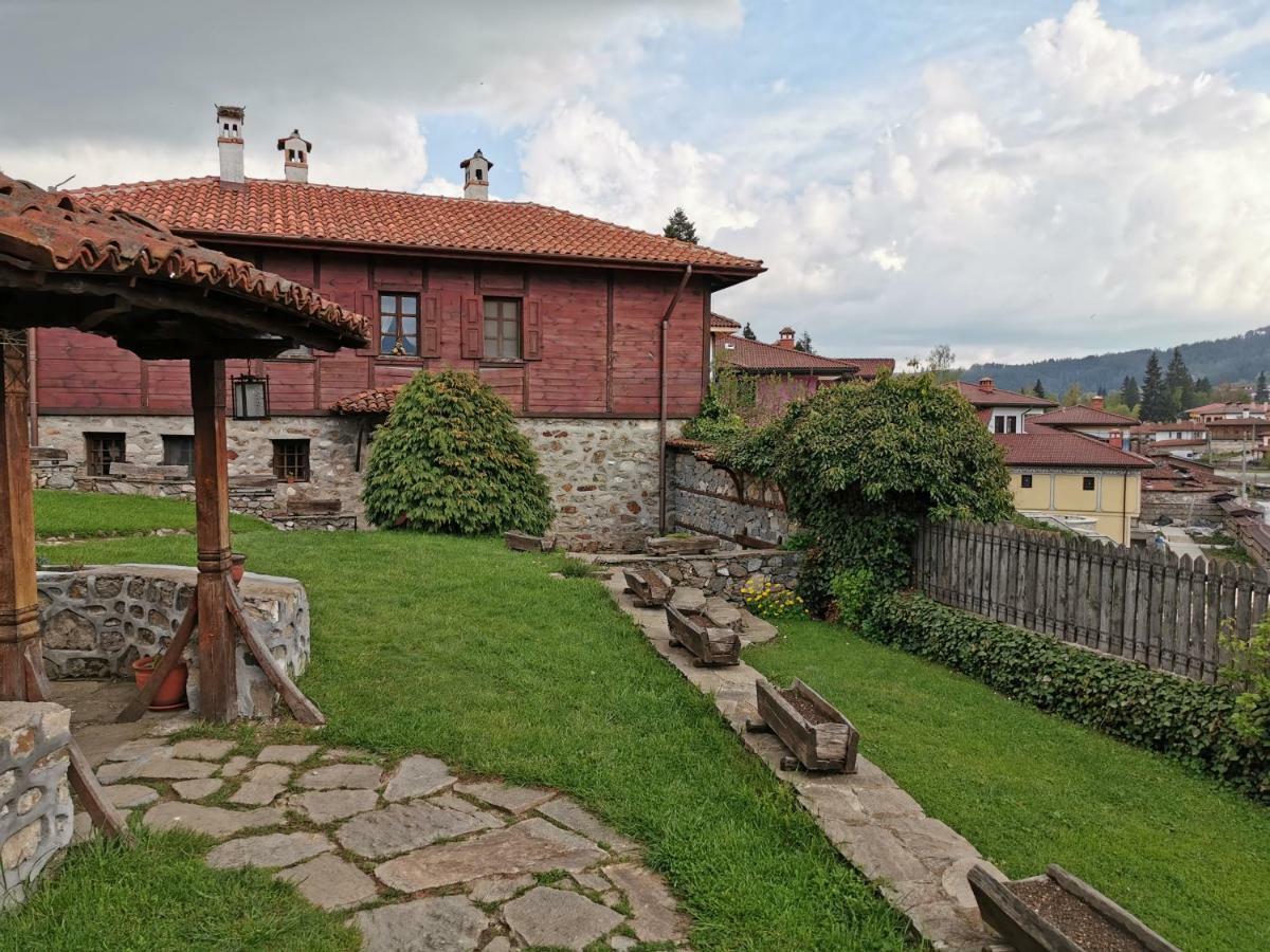 Hadji Neikovi Guest Houses Koprivshtitsa Bagian luar foto