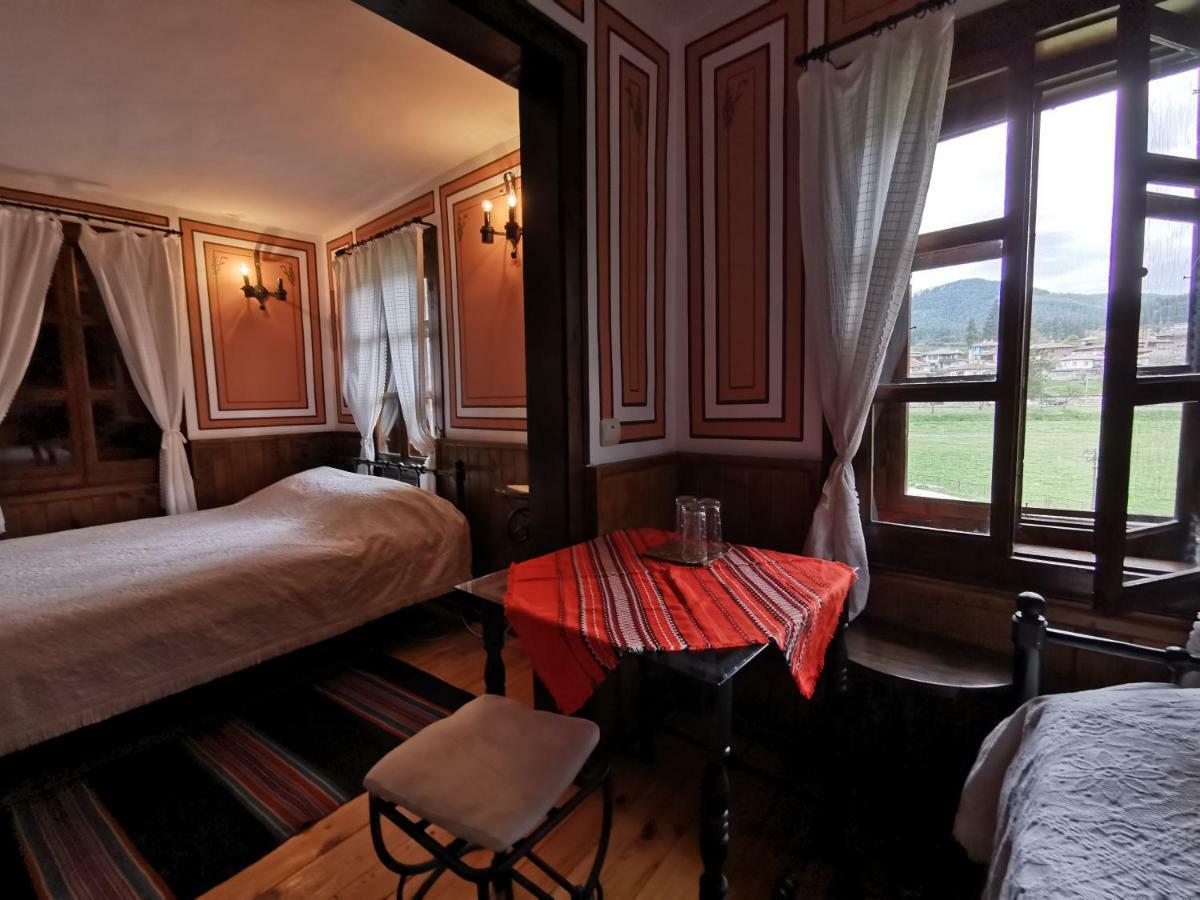 Hadji Neikovi Guest Houses Koprivshtitsa Bagian luar foto