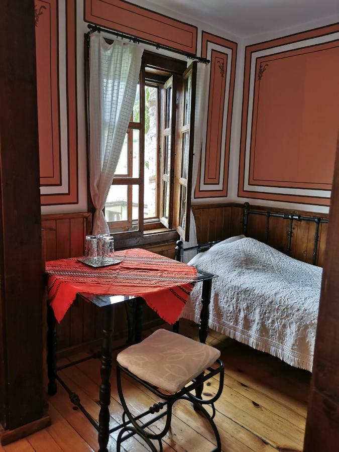 Hadji Neikovi Guest Houses Koprivshtitsa Bagian luar foto