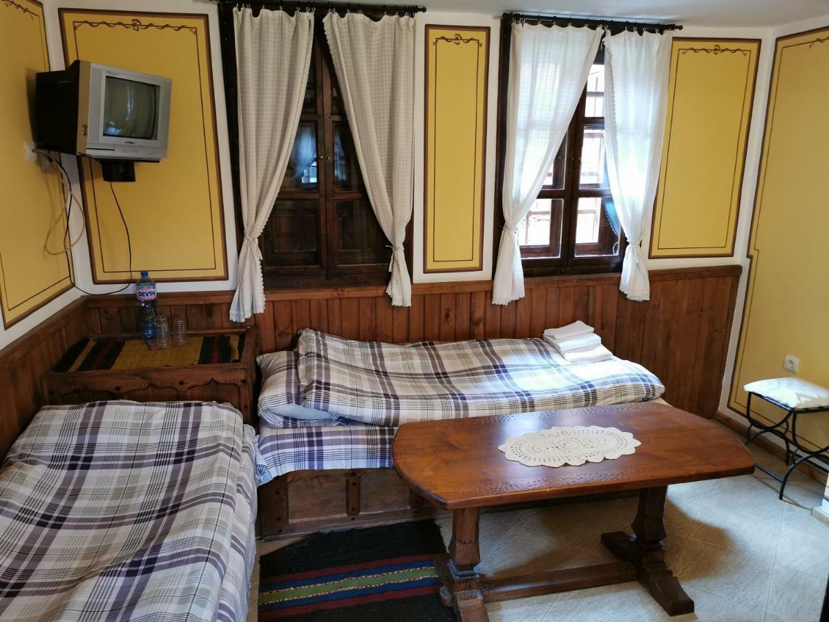 Hadji Neikovi Guest Houses Koprivshtitsa Bagian luar foto