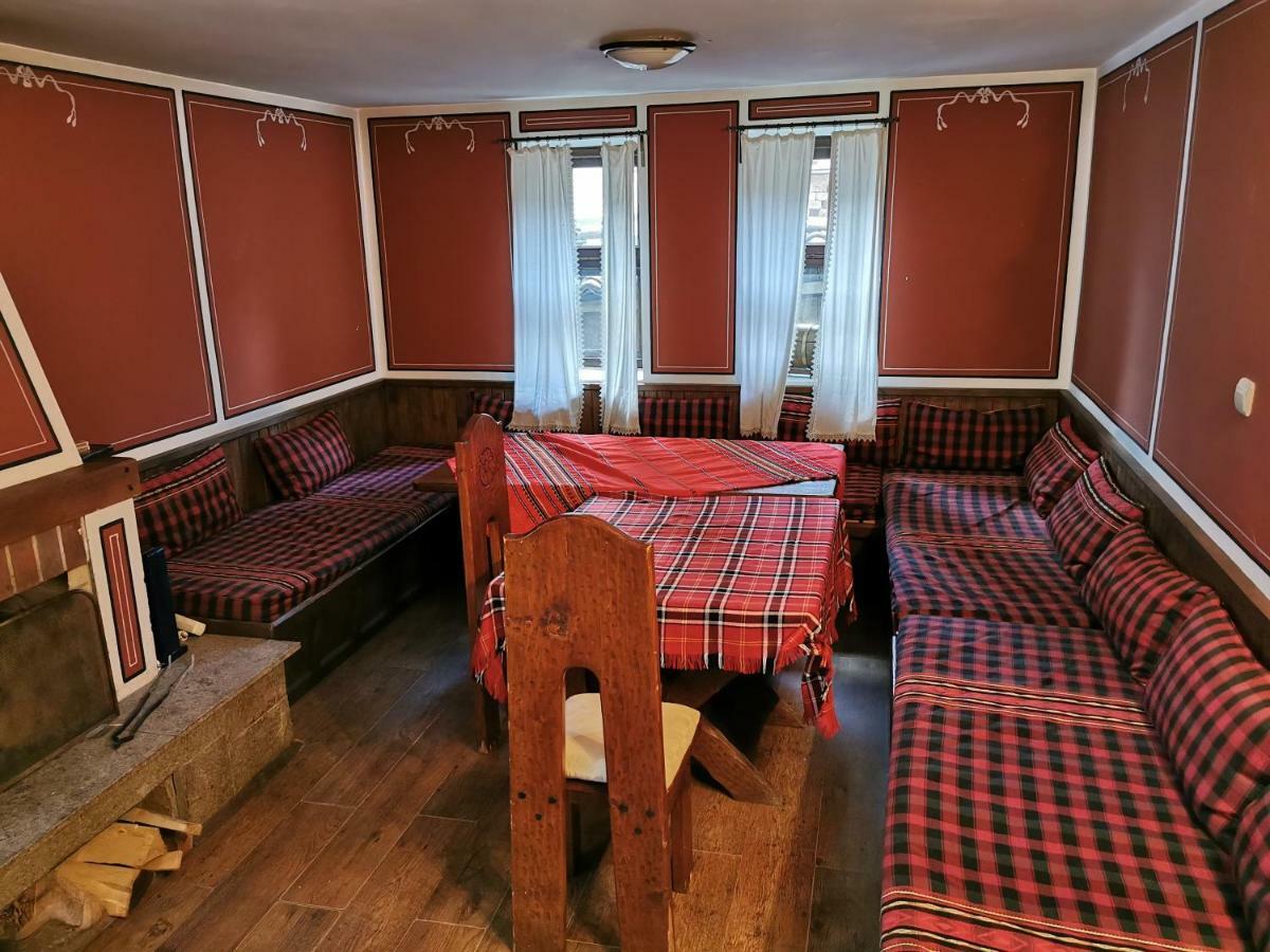 Hadji Neikovi Guest Houses Koprivshtitsa Bagian luar foto