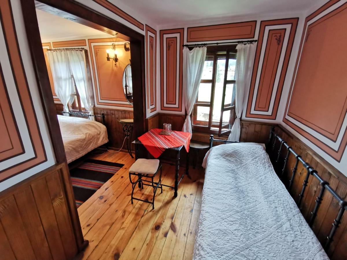 Hadji Neikovi Guest Houses Koprivshtitsa Bagian luar foto