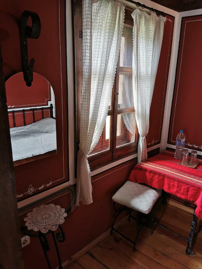Hadji Neikovi Guest Houses Koprivshtitsa Bagian luar foto