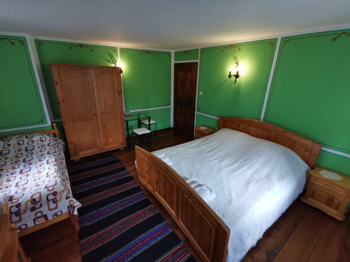 Hadji Neikovi Guest Houses Koprivshtitsa Bagian luar foto