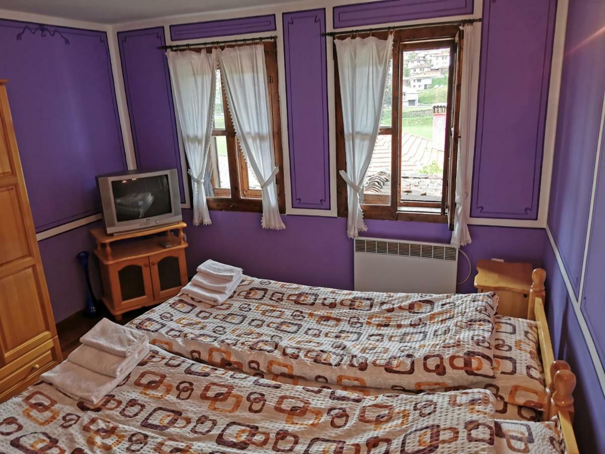 Hadji Neikovi Guest Houses Koprivshtitsa Bagian luar foto