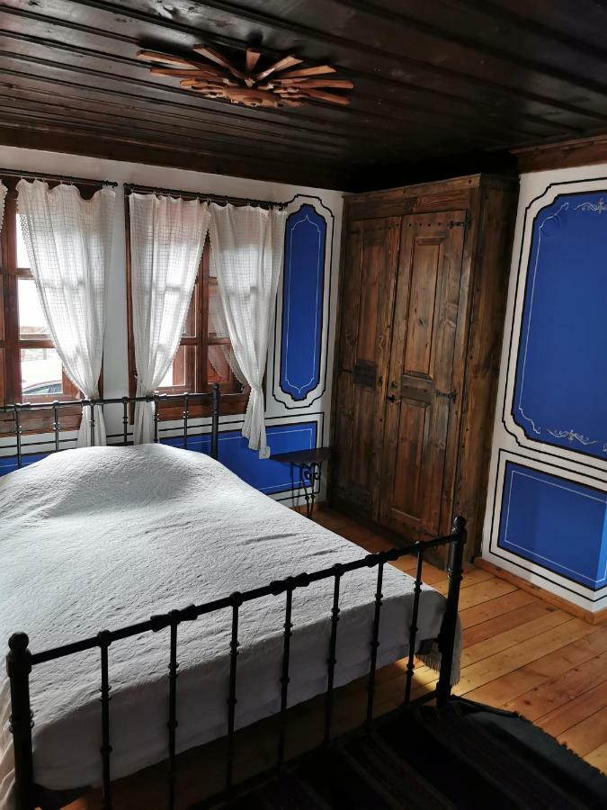 Hadji Neikovi Guest Houses Koprivshtitsa Bagian luar foto