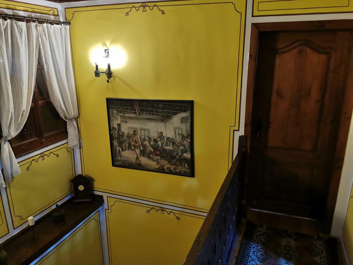 Hadji Neikovi Guest Houses Koprivshtitsa Bagian luar foto
