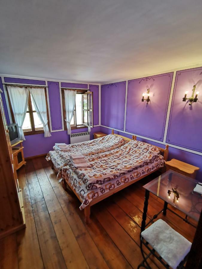 Hadji Neikovi Guest Houses Koprivshtitsa Bagian luar foto