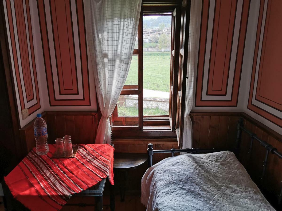 Hadji Neikovi Guest Houses Koprivshtitsa Bagian luar foto